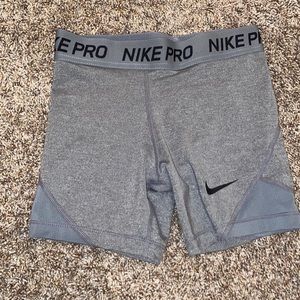 Girls Nike Pro 3 inch Shorts Size Medium